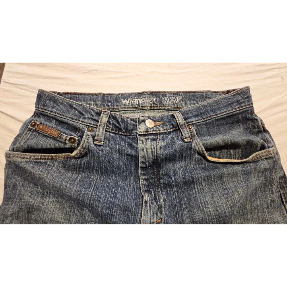 Wrangler Advanced Comfort MGW15CS Mens 30x32 Medium Wash Straight Leg Jeans